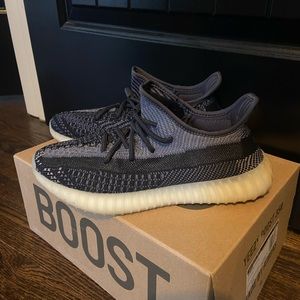 Yeezy Boost Sneakers size 6.5